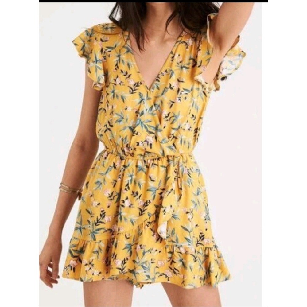 American Eagle Floral Romper‎ Womens Small Yellow  Ruffle V-Neck Boho